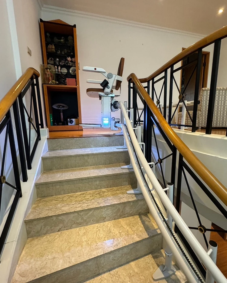 Arc-staircase-Curved-brown-1Fto3F (12)